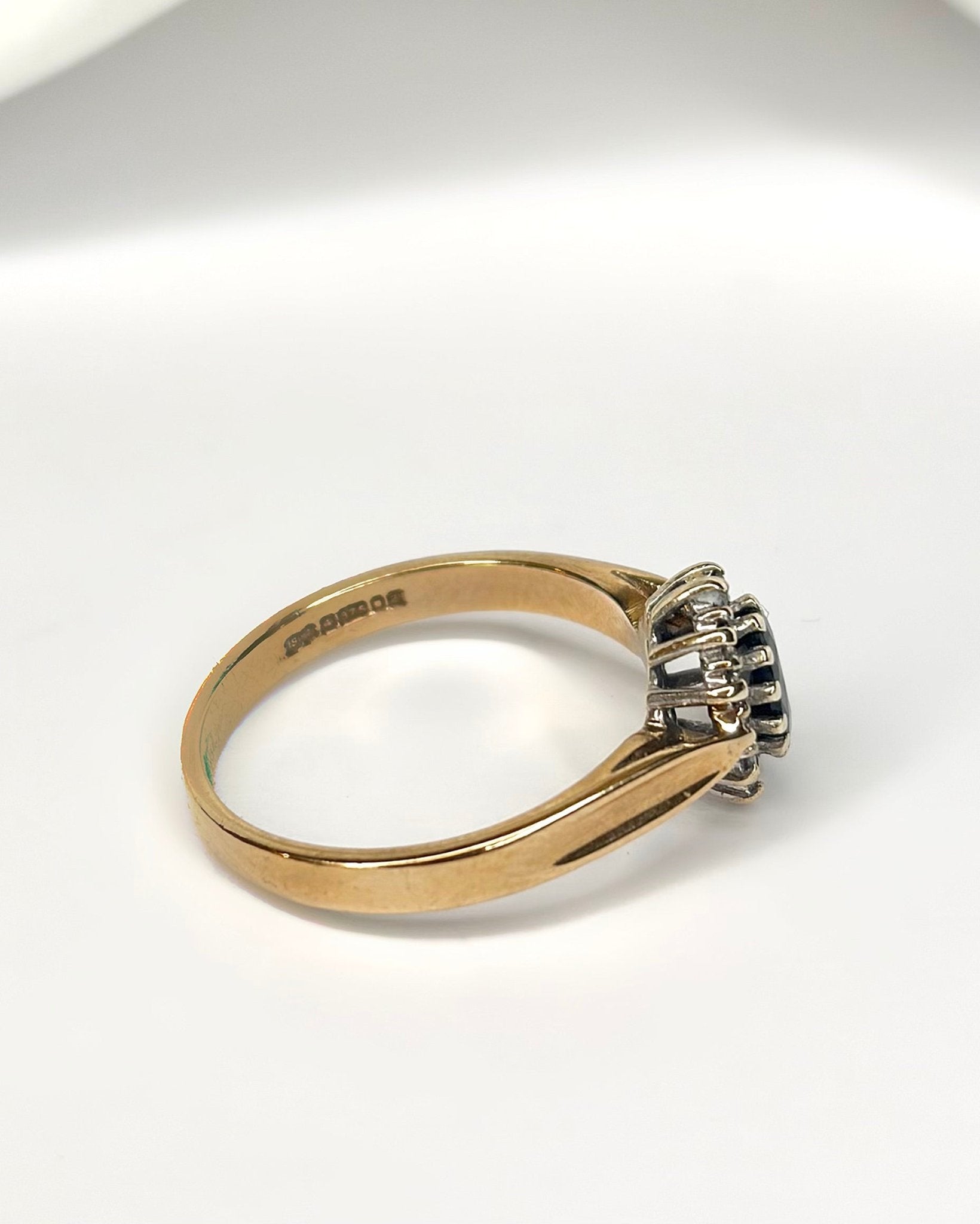 Bague Marguerite Saphir 0.35 carat &amp; Diamants "Gisèle" - Elliade Paris