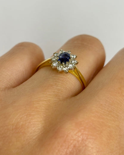 Bague Marguerite Saphir 0.40 carat &amp; 10 Diamants "Zélie" - Elliade Paris