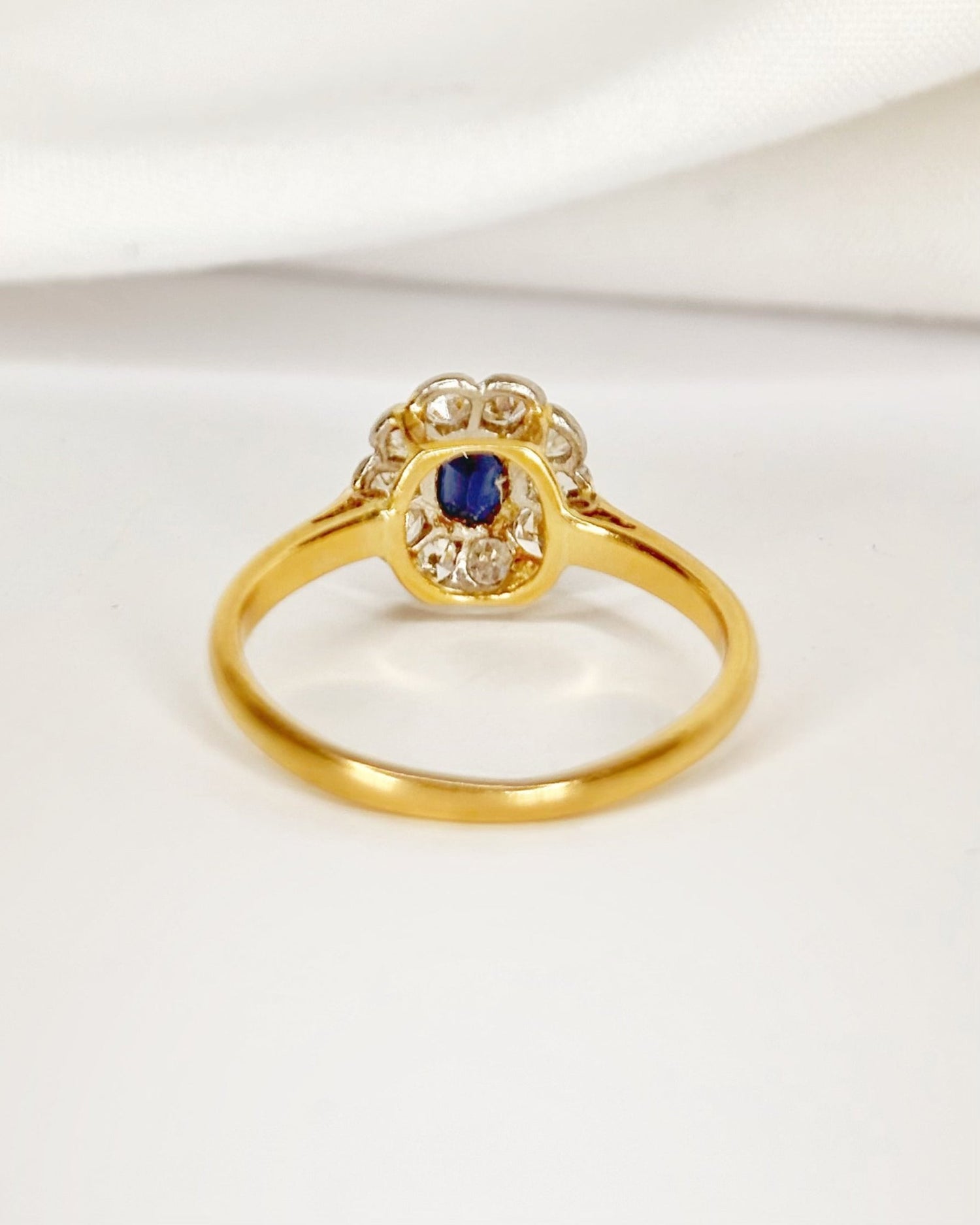 Bague Marguerite Saphir 0.40 carat &amp; Diamants 0.30 carat "Laura" - Elliade Paris