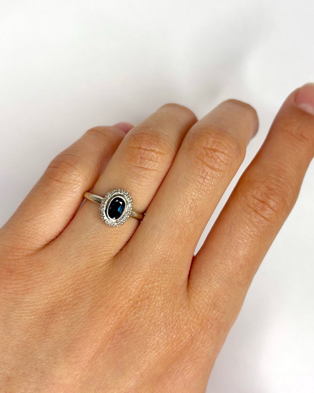 Bague Marguerite Saphir 0.40 carat &amp; Diamants "Christie" - Elliade Paris