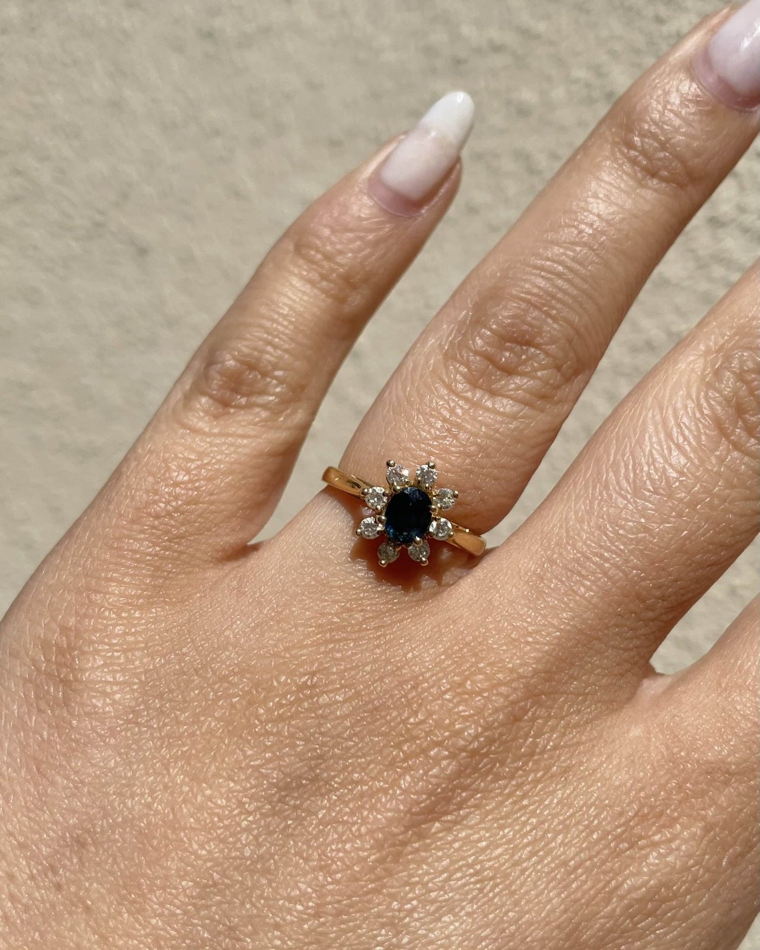 Bague Marguerite Saphir 0.44 Carat &amp; Diamants &quot;Lydie&quot; - Elliade Paris