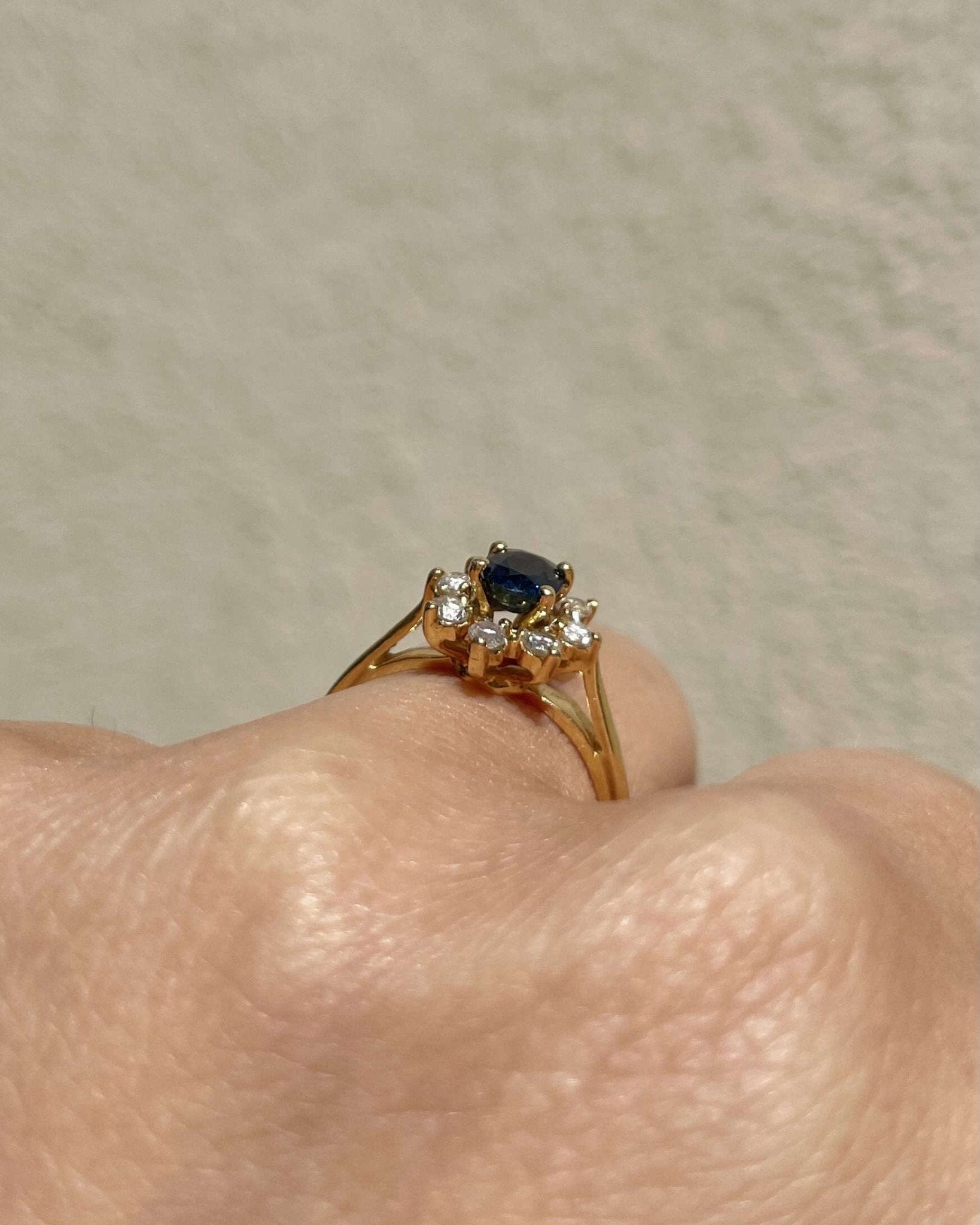 Bague Marguerite Saphir 0.44 Carat &amp; Diamants "Lydie" - Elliade Paris