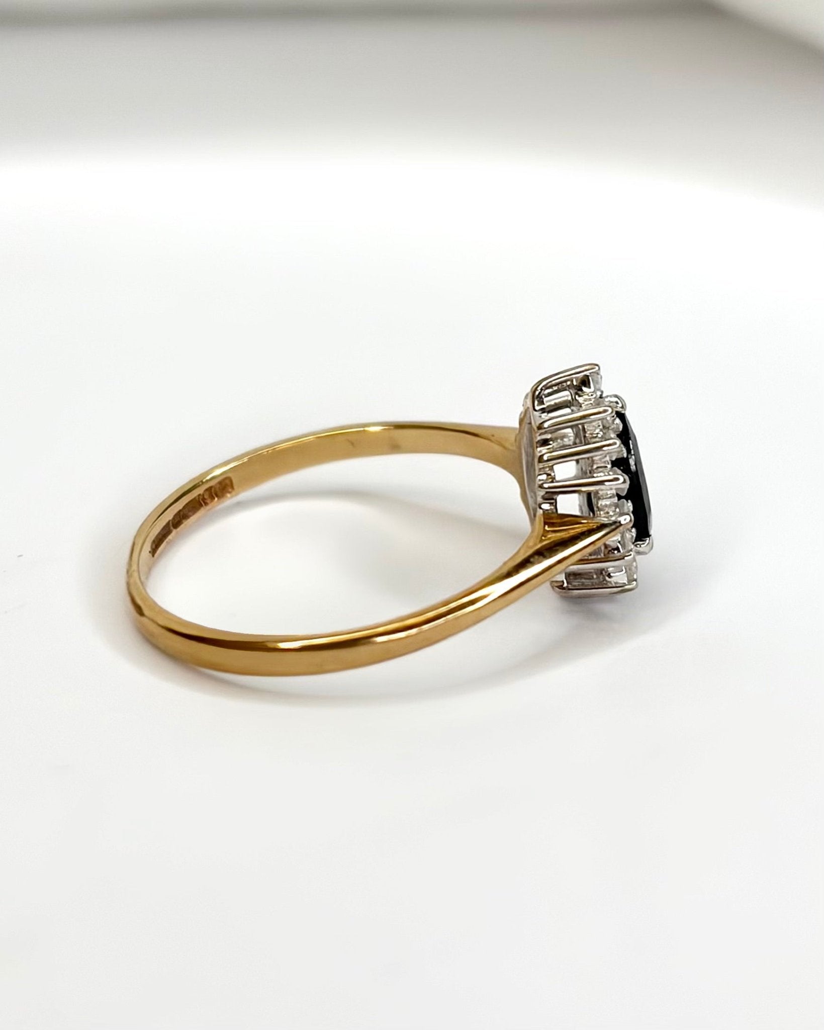 Bague Marguerite Saphir 0.45 carat &amp; Diamants "Manon" - Elliade Paris