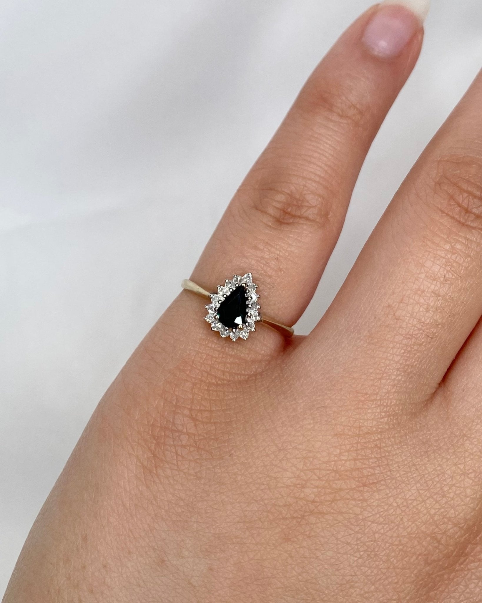 Bague Marguerite Saphir 0.45 carat &amp; Diamants "Manon" - Elliade Paris