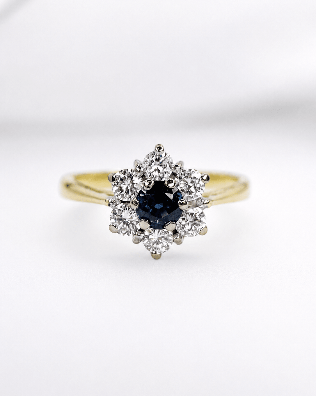 Bague Marguerite Saphir 0.47 carat &amp; Diamants 0.41 carat "Céleste" - Elliade Paris