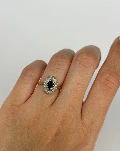 Bague Marguerite Saphir 0.50 carat &amp; 10 Diamants &quot;Mia&quot; - Elliade Paris