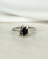 Bague Marguerite Saphir 0.50 carat & 8 Diamants "Charlotte" - Elliade Paris