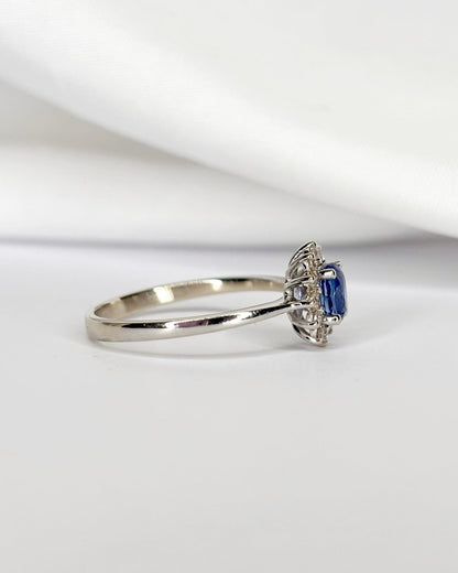 Bague Marguerite Saphir 0.50 carat &amp; Diamants 0.24 carat "Céline" - Elliade Paris