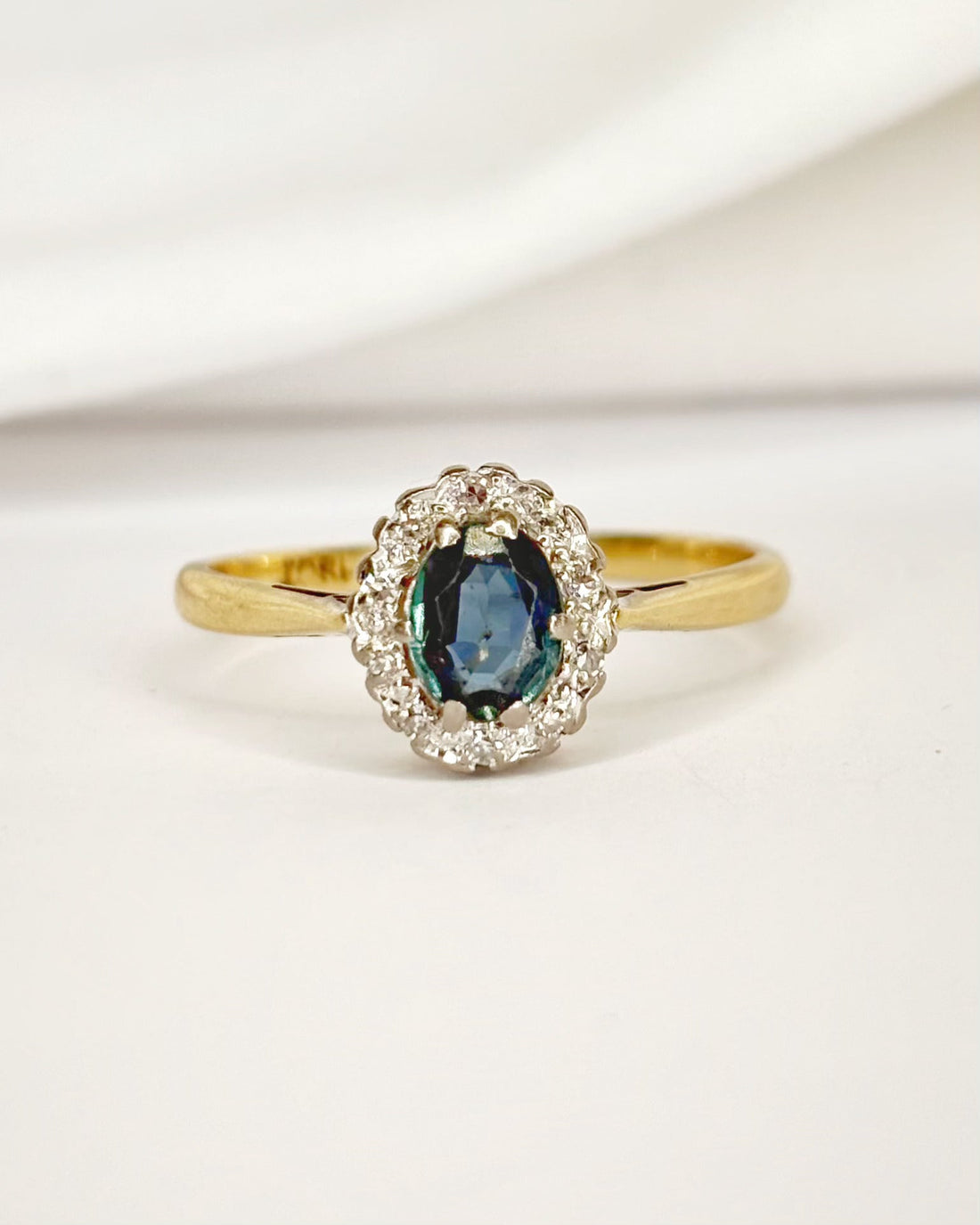 Bague Marguerite Saphir 0.50 carat &amp; Diamants "Alba" - Elliade Paris