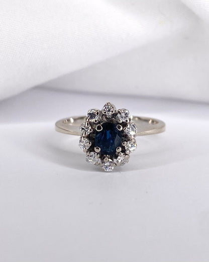 Bague Marguerite Saphir 0.52 carat &amp; 10 Diamants "Louisa" - Elliade Paris