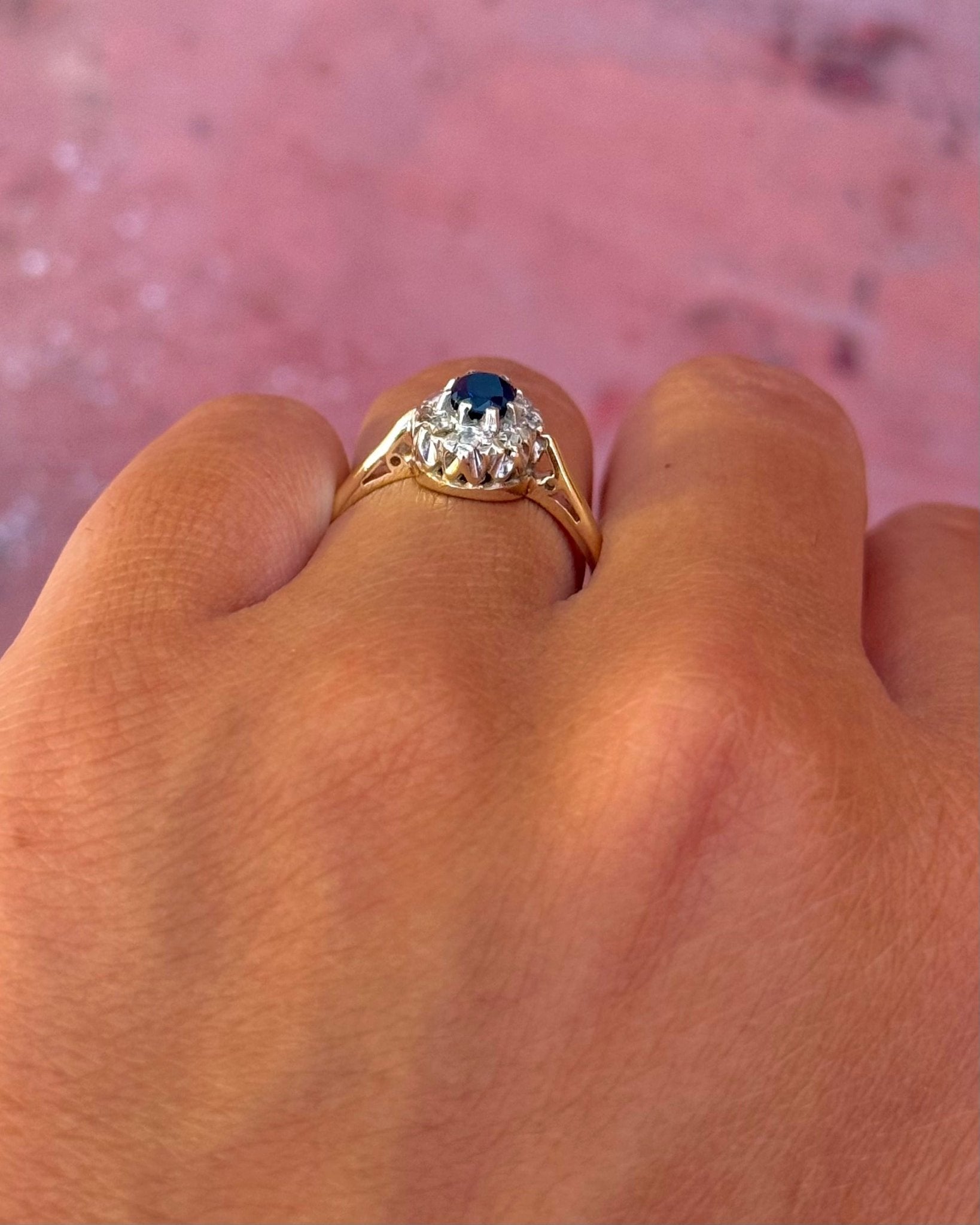 Bague Marguerite Saphir 0.52 carat &amp; Diamants "Cléa" - Elliade Paris