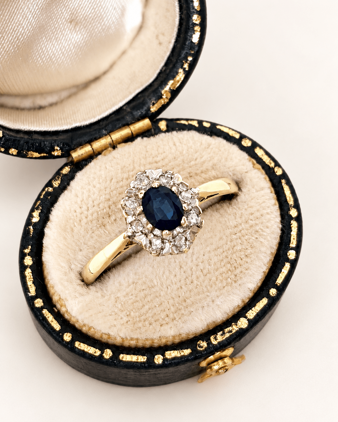 Bague Marguerite Saphir 0.52 carat &amp; Diamants "Cléa" - Elliade Paris