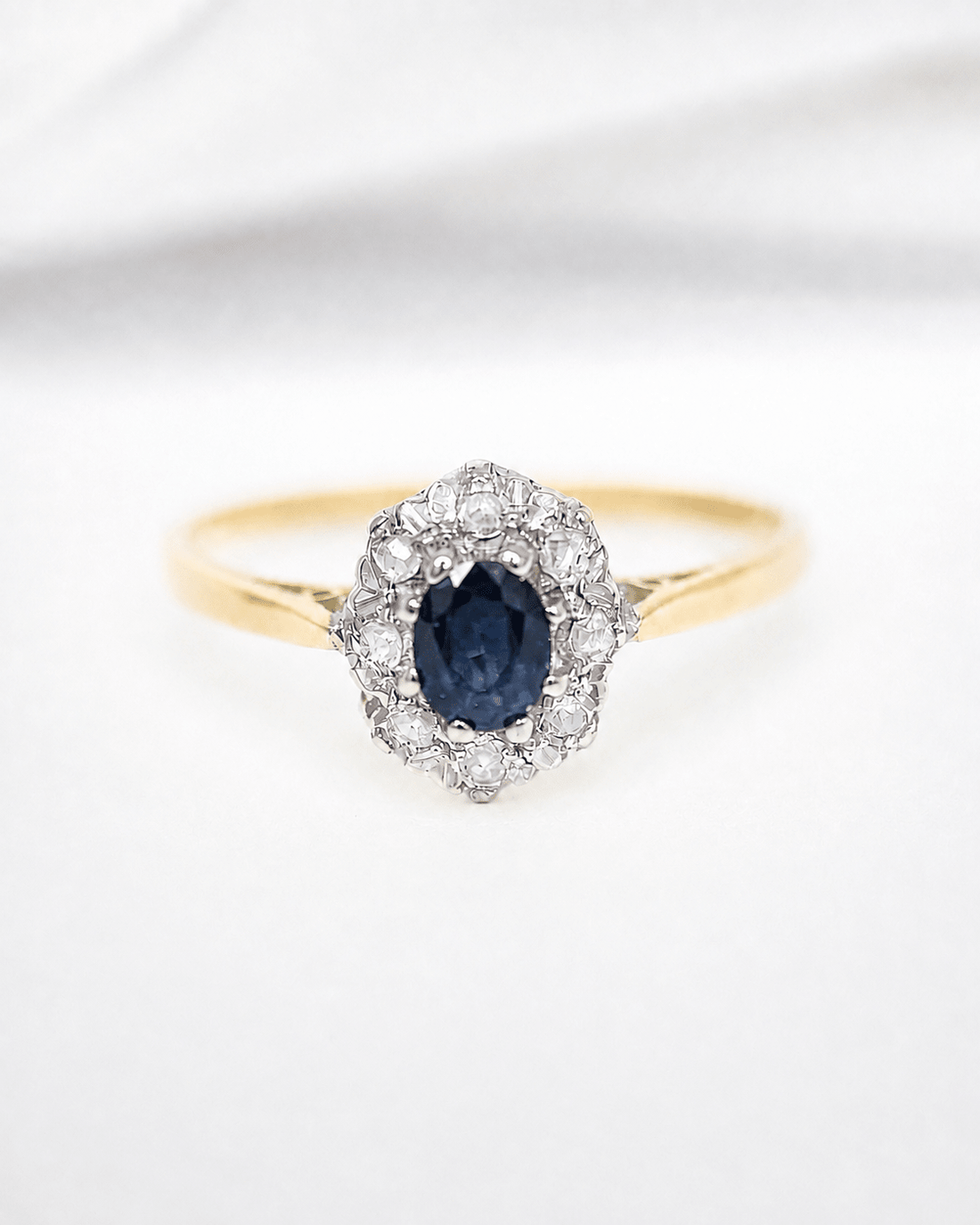 Bague Marguerite Saphir 0.52 carat &amp; Diamants "Cléa" - Elliade Paris