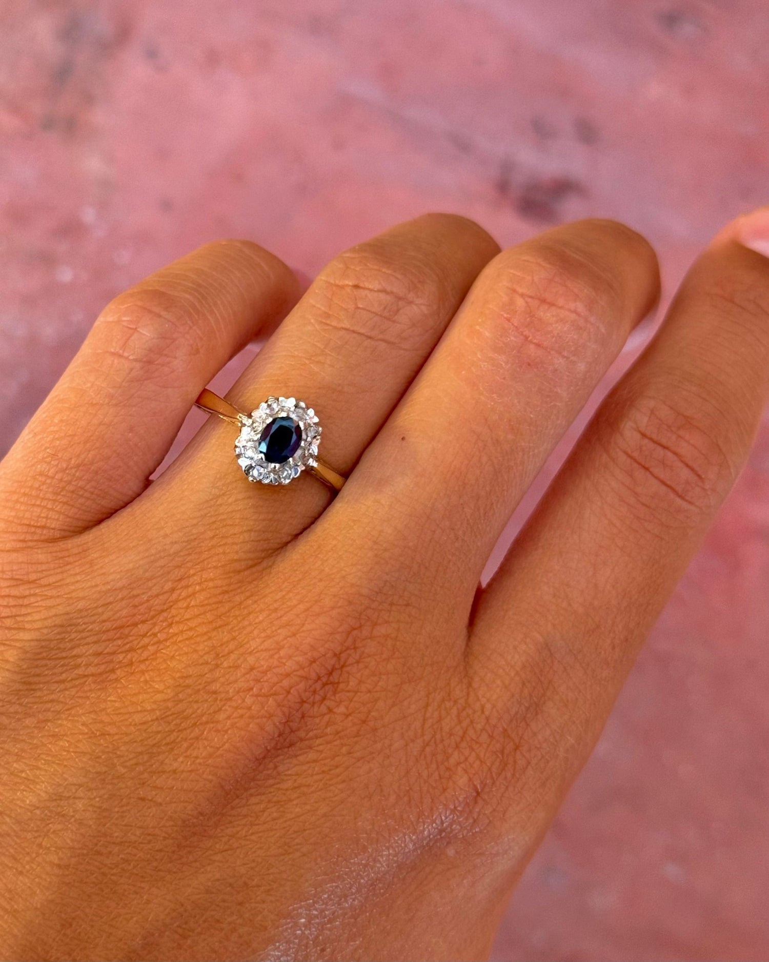 Bague Marguerite Saphir 0.52 carat &amp; Diamants "Cléa" - Elliade Paris