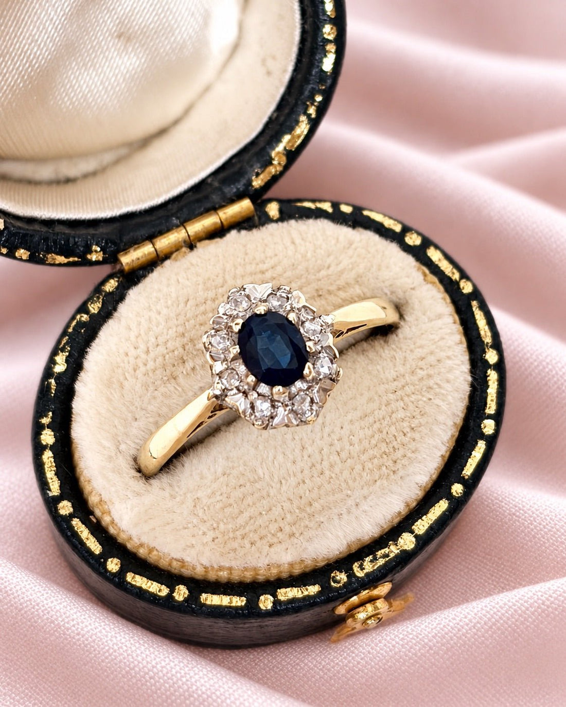 Bague Marguerite Saphir 0.52 carat &amp; Diamants "Cléa" - Elliade Paris