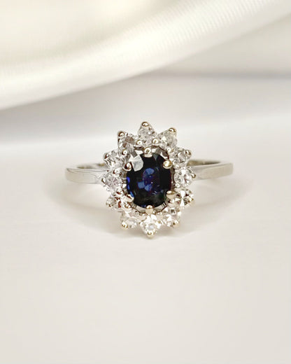 Bague Marguerite Saphir 0.53 carat &amp; Diamants 0.36 carat "Sarah" - Elliade Paris
