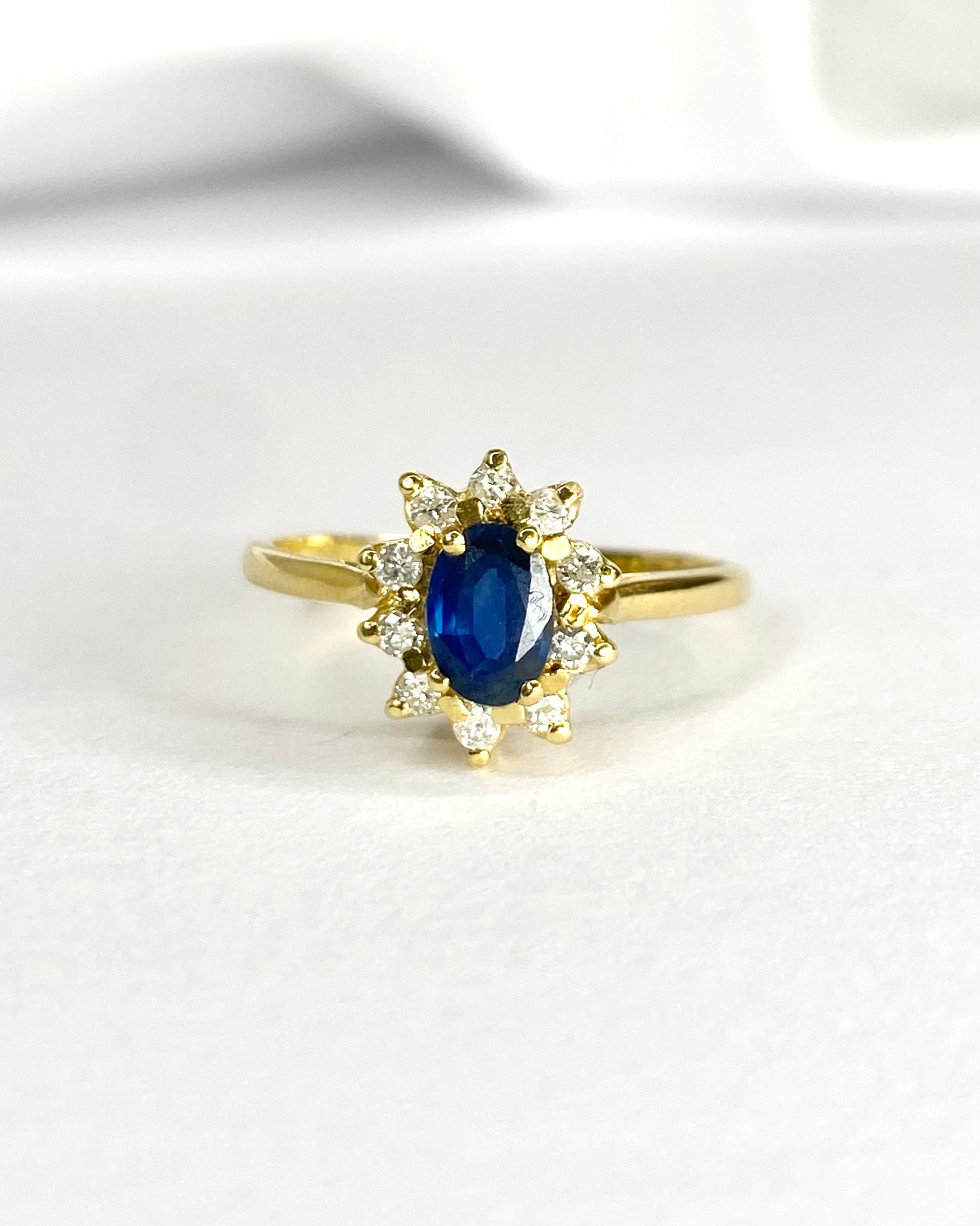 Bague Marguerite Saphir 0.54 carat &amp; Diamants 0.20 carat "Ambre" - Elliade Paris