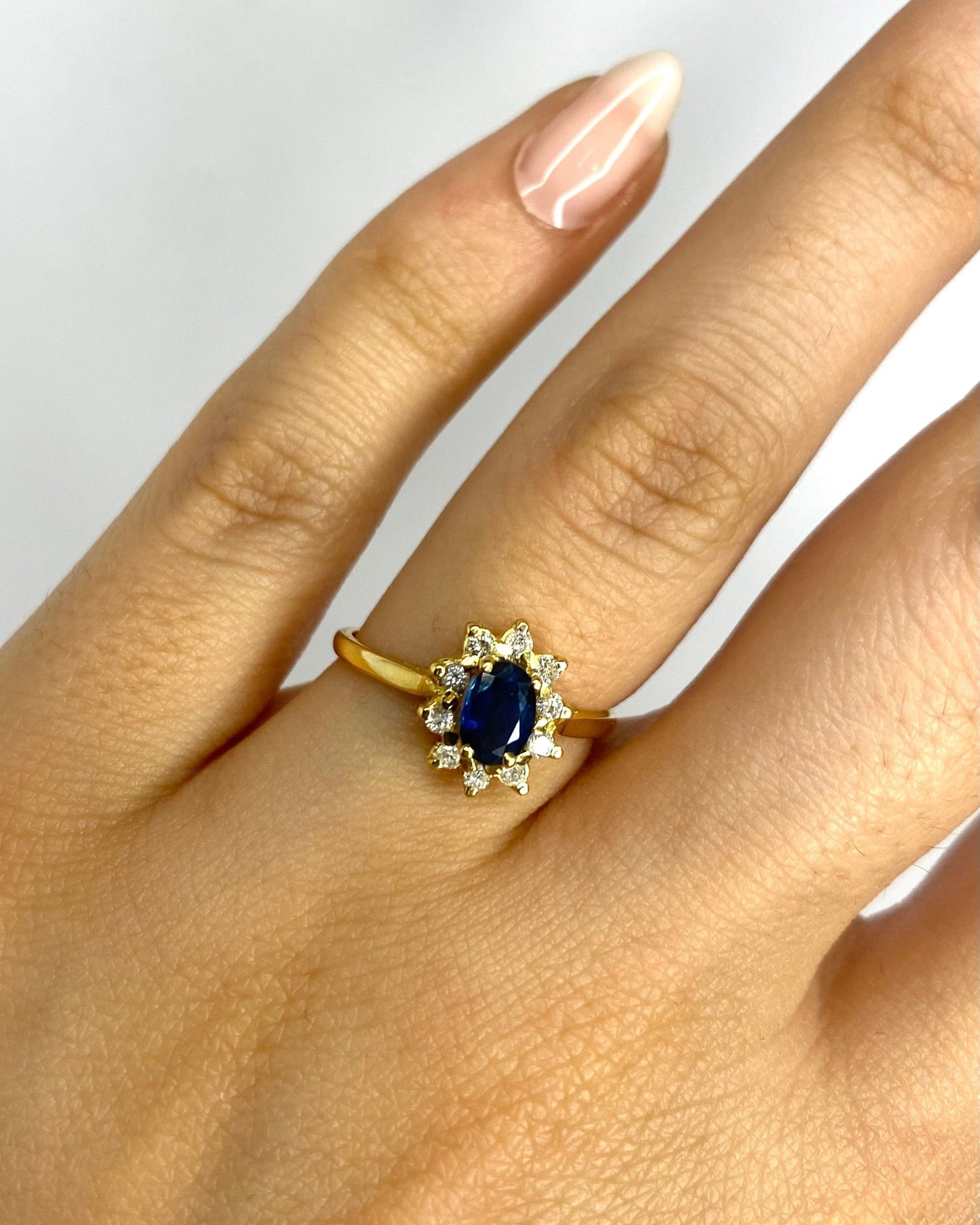 Bague Marguerite Saphir 0.54 carat &amp; Diamants 0.20 carat "Ambre" - Elliade Paris