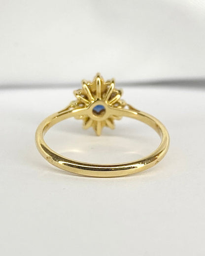 Bague Marguerite Saphir 0.54 carat &amp; Diamants "Astrée" - Elliade Paris
