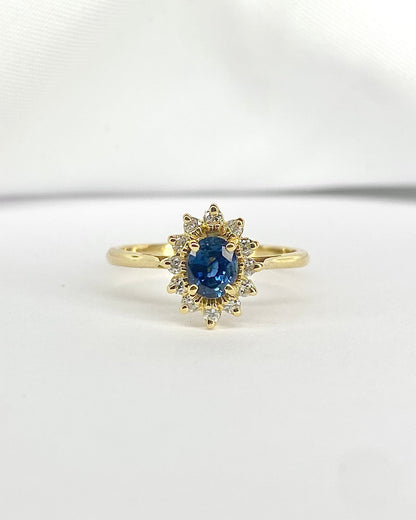 Bague Marguerite Saphir 0.54 carat &amp; Diamants "Astrée" - Elliade Paris