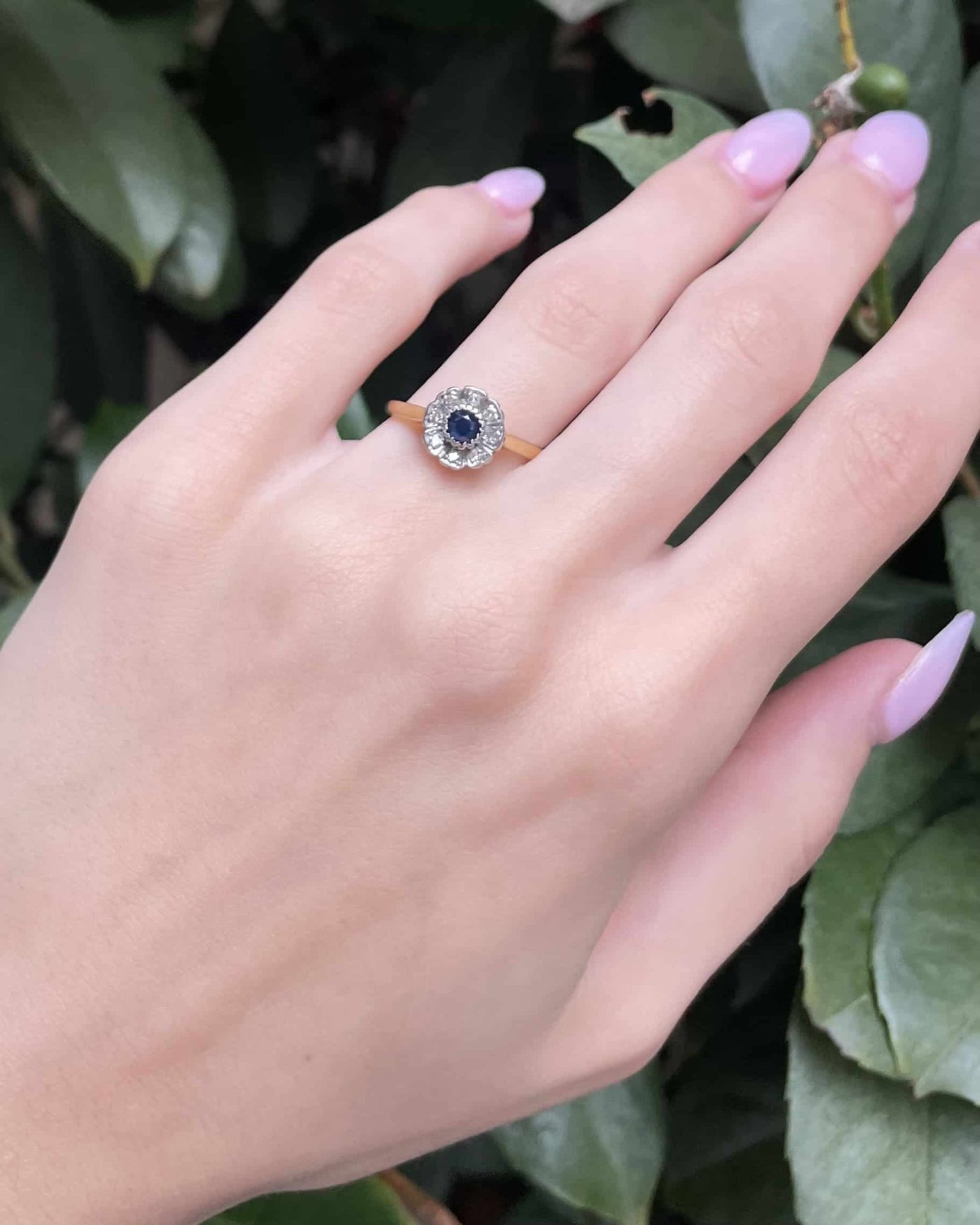 Bague Marguerite Saphir 0.55 carat &amp; Diamants &quot;Célestine&quot; - Elliade Paris