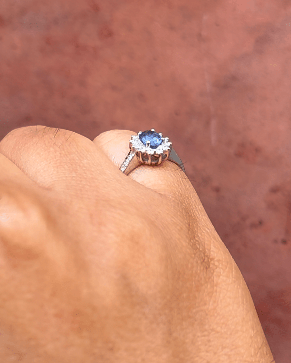 Bague Marguerite Saphir 0.55 carat &amp; Diamants "Margot" - Elliade Paris