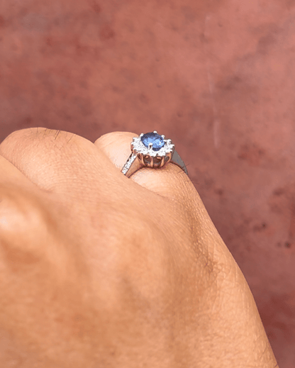 Bague Marguerite Saphir 0.55 carat &amp; Diamants "Margot" - Elliade Paris