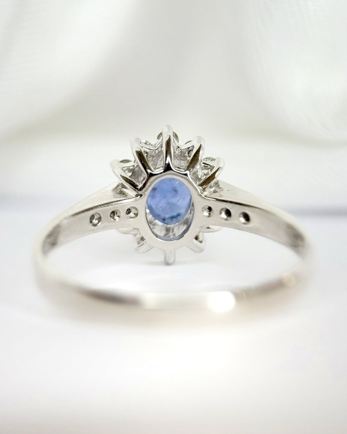 Bague Marguerite Saphir 0.55 carat &amp; Diamants "Margot" - Elliade Paris