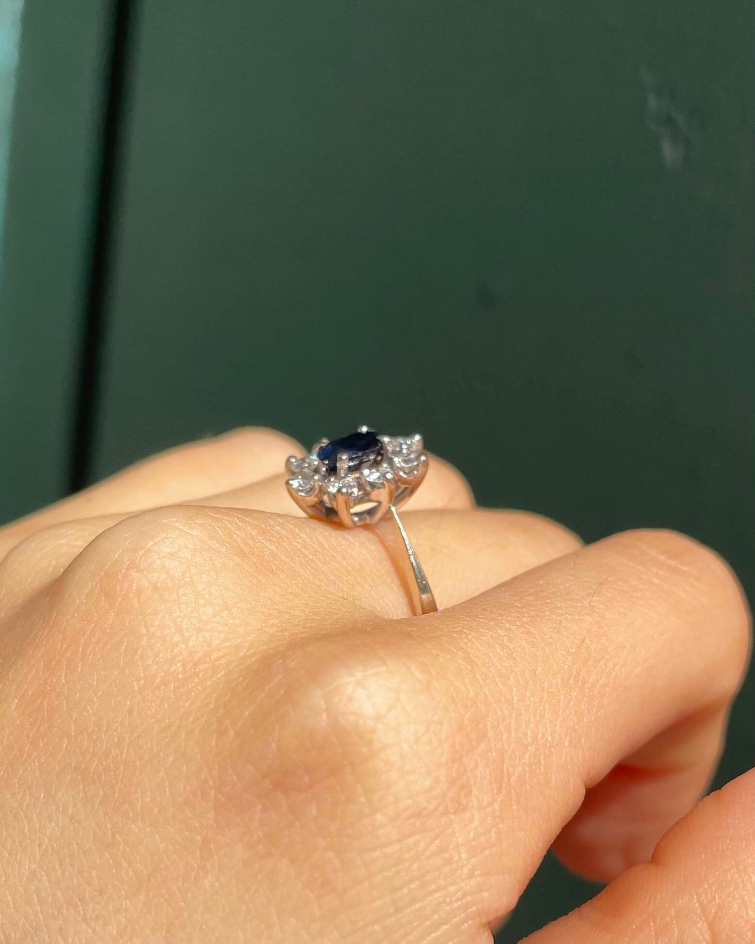 Bague Marguerite Saphir 0.55 Carat &amp; Diamants &quot;Rory&quot; - Elliade Paris