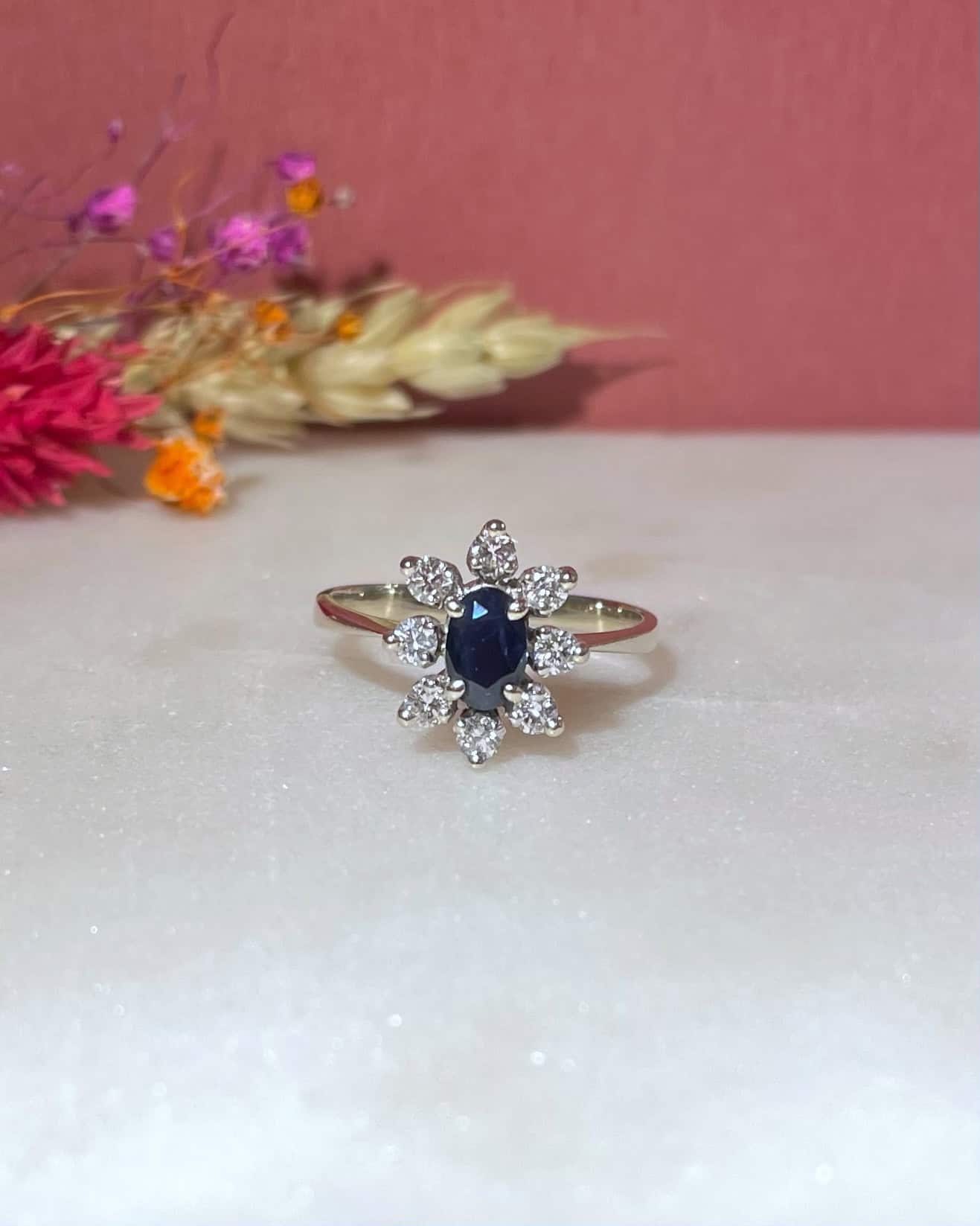 Bague Marguerite Saphir 0.55 Carat &amp; Diamants "Rory" - Elliade Paris