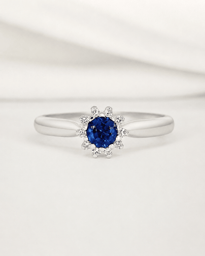 Bague Marguerite Saphir 0.56 carat &amp; Diamants "Silvia" - Elliade Paris