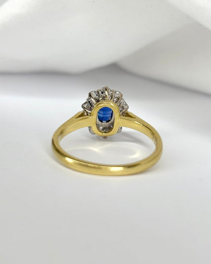 Bague Marguerite Saphir 0.57 carat &amp; Diamants 0.40 carat "Soumia" - Elliade Paris