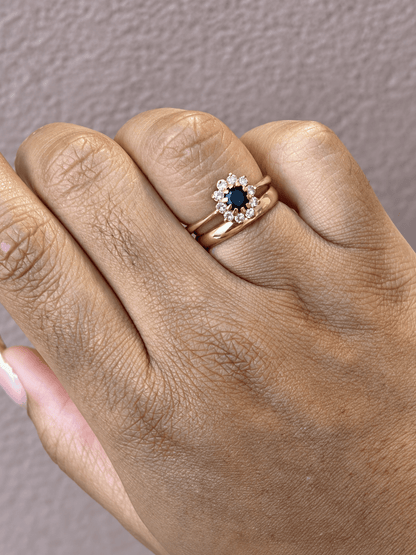Bague Marguerite Saphir 0.57 carat &amp; Diamants "Margaux" - Elliade Paris