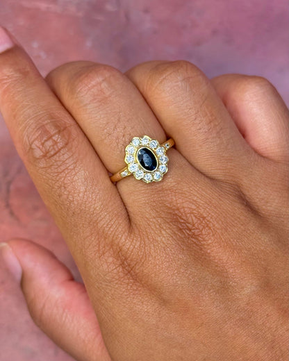 Bague Marguerite Saphir 0.60 carat &amp; Diamants 0.39 carat 5.34g "Edith" - Elliade Paris