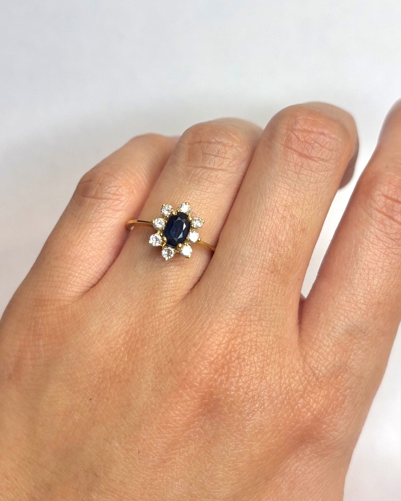 Bague Marguerite Saphir 0.60 carat &amp; Diamants 0.40 carat "Solange" - Elliade Paris