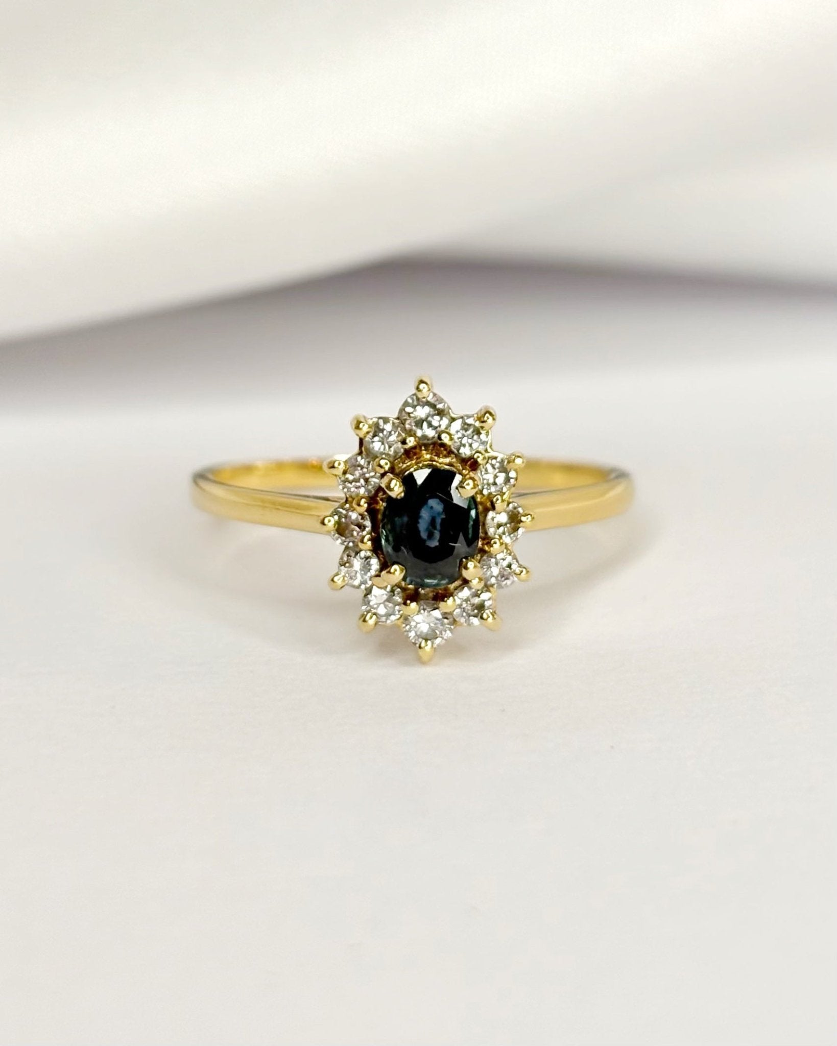 Bague Marguerite Saphir 0.60 carat &amp; Diamants "Aurora" - Elliade Paris