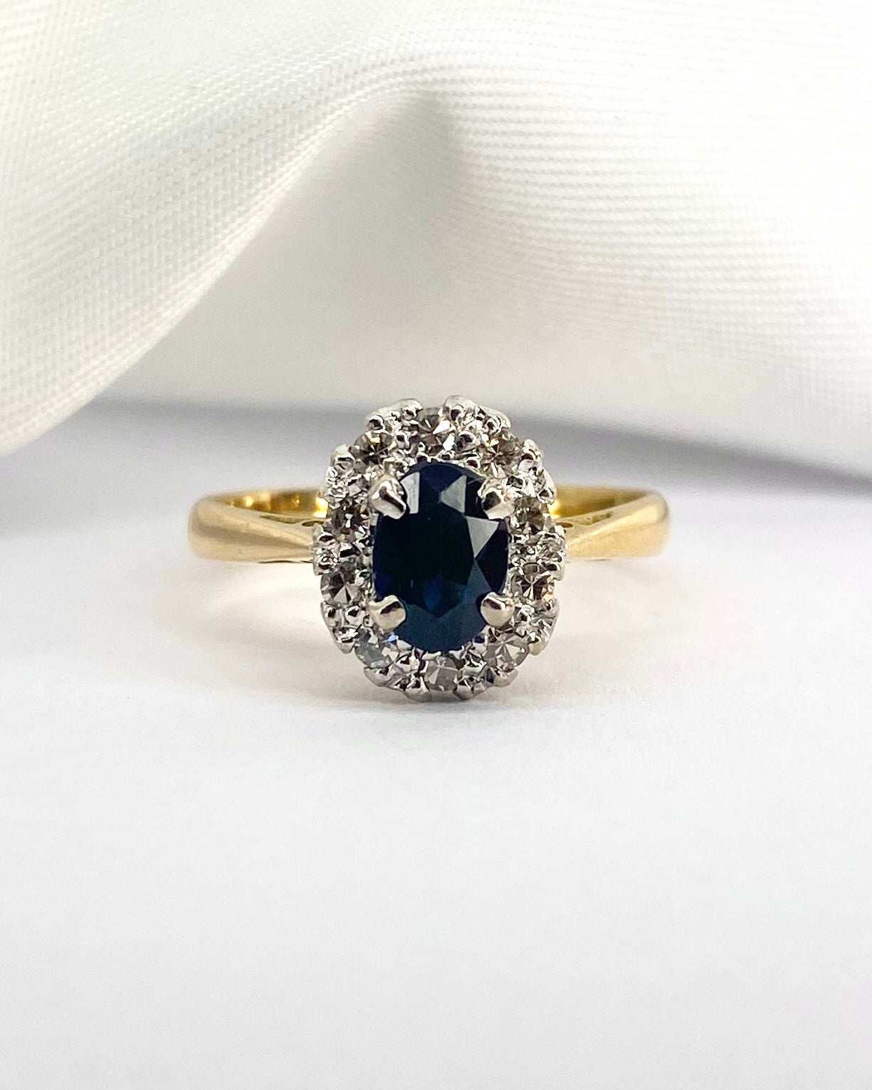 Bague Marguerite Saphir 0.60 carat &amp; Diamants "Jade" - Elliade Paris