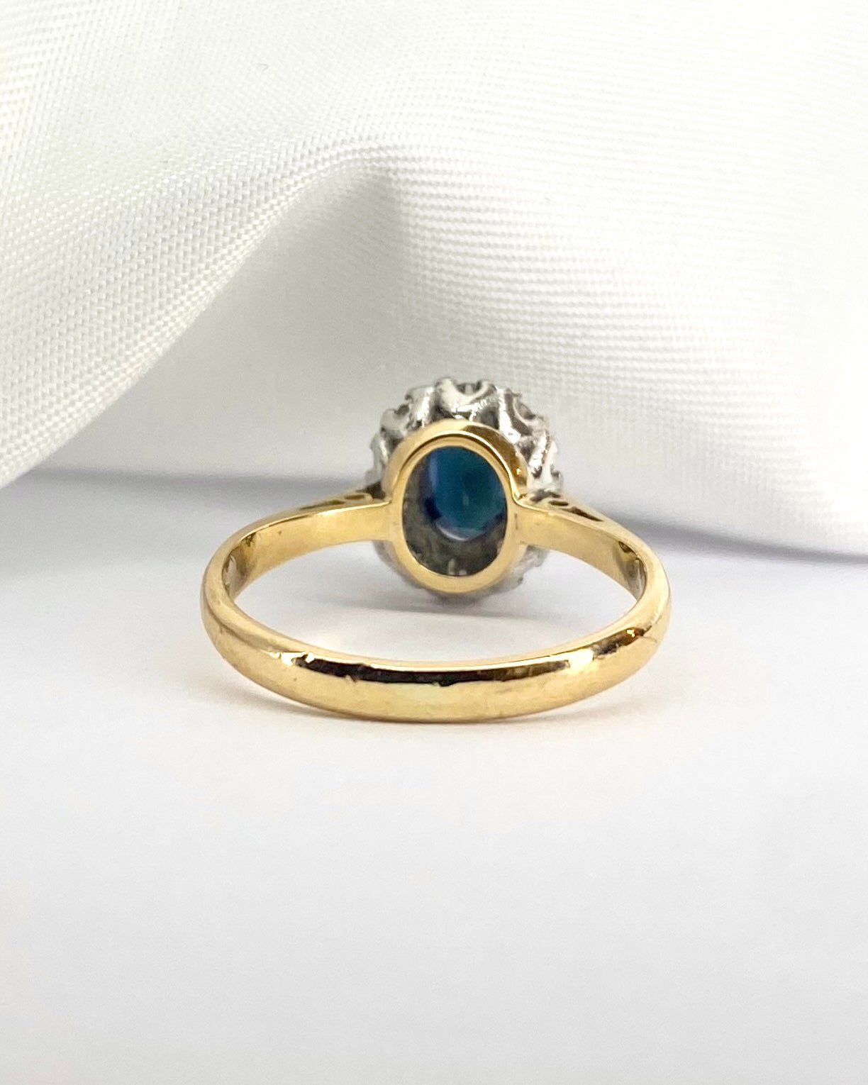 Bague Marguerite Saphir 0.60 carat &amp; Diamants "Jade" - Elliade Paris