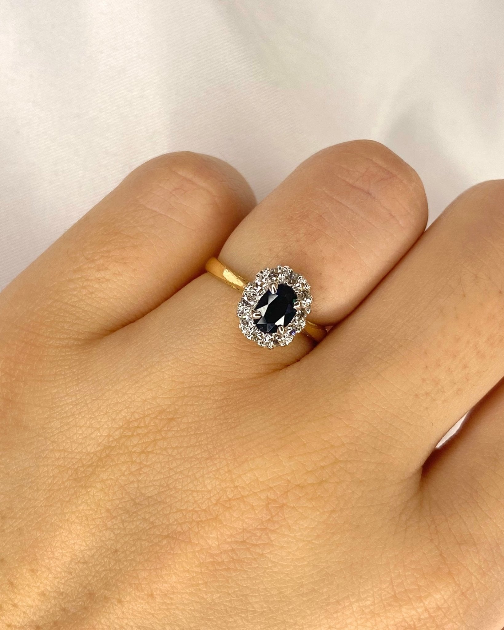 Bague Marguerite Saphir 0.60 carat &amp; Diamants "Jade" - Elliade Paris