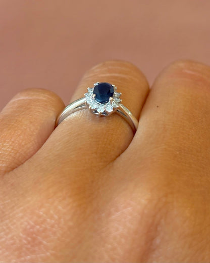 Bague Marguerite Saphir 0.60 carat &amp; Diamants "Loïs" - Elliade Paris