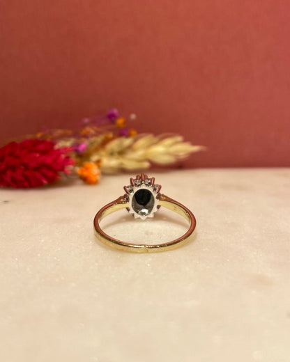 Bague Marguerite Saphir 0.65 Carat &amp; Diamants &quot;Cherry&quot; - Elliade Paris