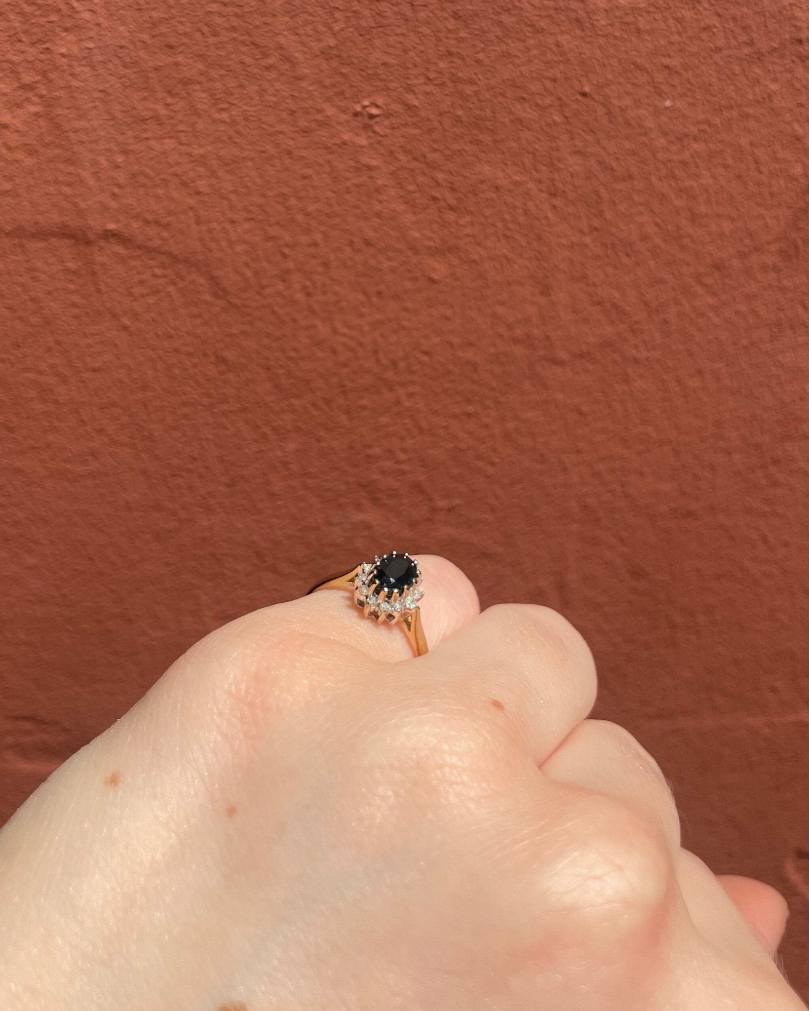 Bague Marguerite Saphir 0.65 Carat &amp; Diamants "Cherry" - Elliade Paris