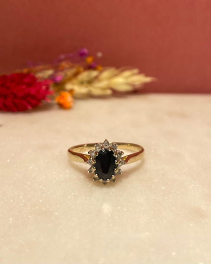 Bague Marguerite Saphir 0.65 Carat &amp; Diamants &quot;Cherry&quot; - Elliade Paris