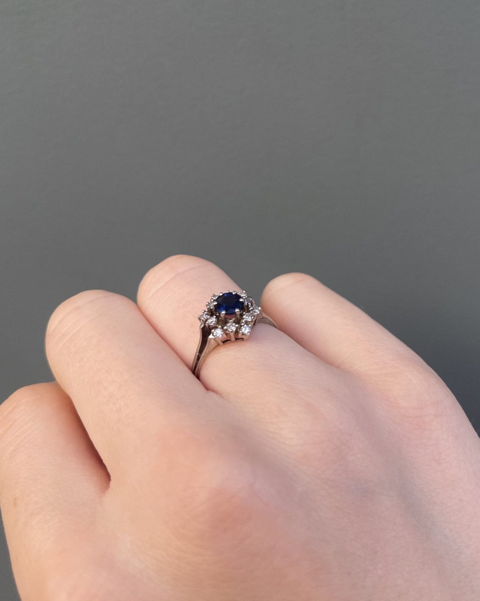 Bague Marguerite Saphir 0.65 Carat &amp; Diamants "Eden" - Elliade Paris