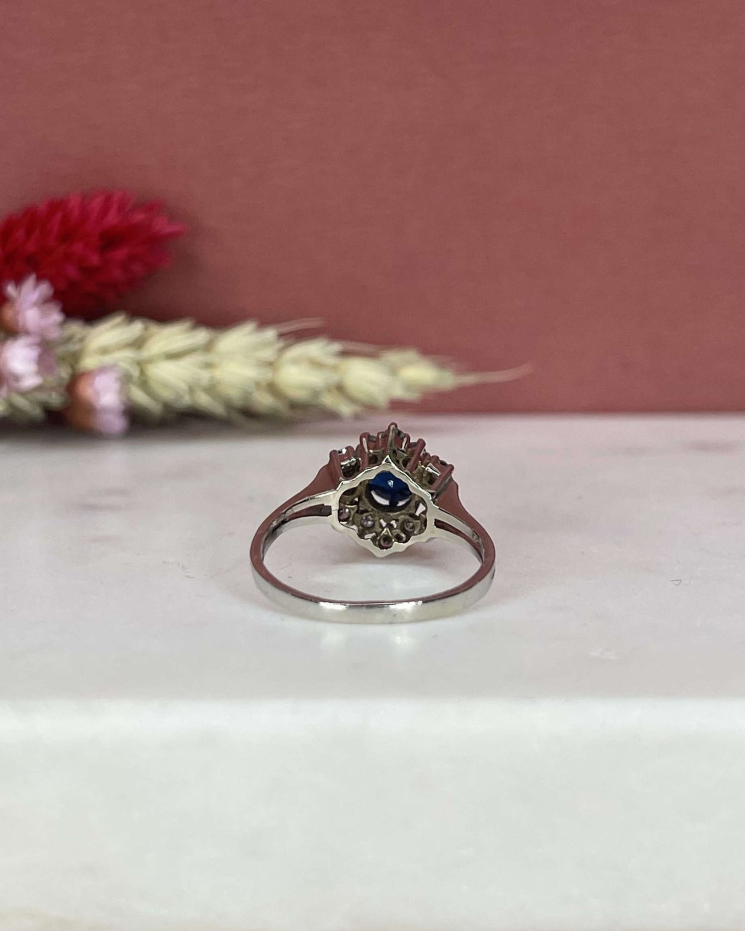 Bague Marguerite Saphir 0.65 Carat &amp; Diamants &quot;Eden&quot; - Elliade Paris
