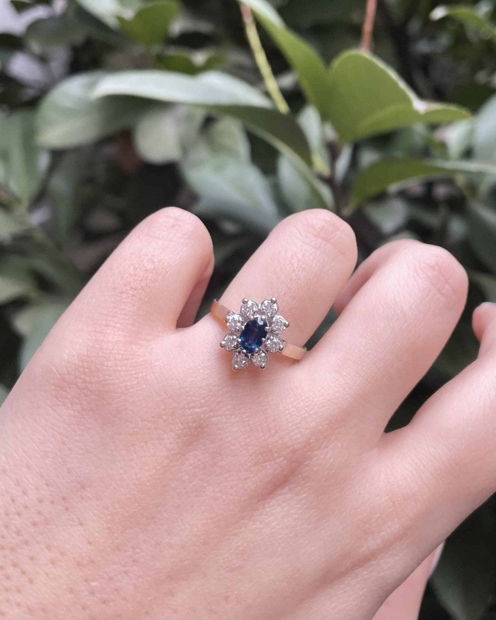 Bague Marguerite Saphir 0.65 Carat &amp; Diamants "Persia" - Elliade Paris