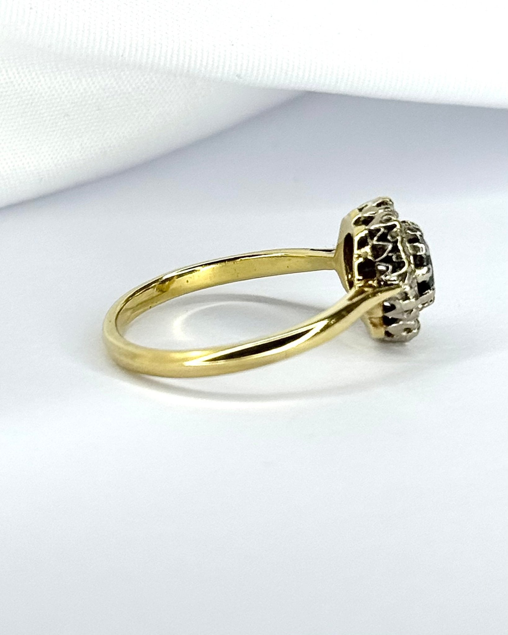Bague Marguerite Saphir 0.65 carat &amp; Diamants "Sabrina" - Elliade Paris