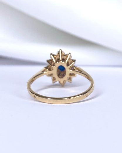 Bague Marguerite Saphir 0.67 carat &amp; Diamants 0.46 carat "Jolene" - Elliade Paris