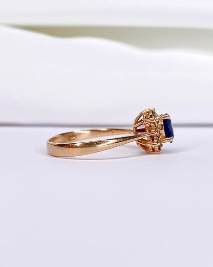 Bague Marguerite Saphir 0.67 carat &amp; Diamants "Gabrielle" - Elliade Paris