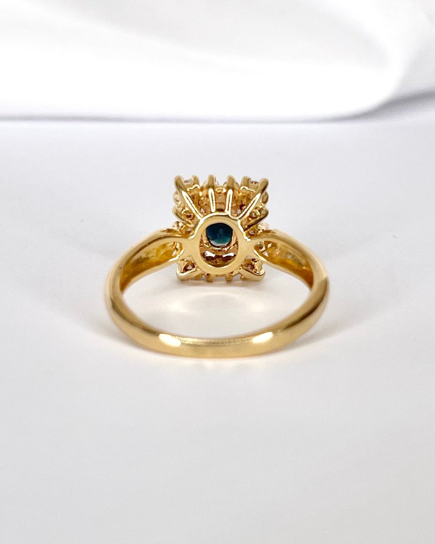 Bague Marguerite Saphir 0.68 carat &amp; Diamants 0.32 carat "Aryna" - Elliade Paris